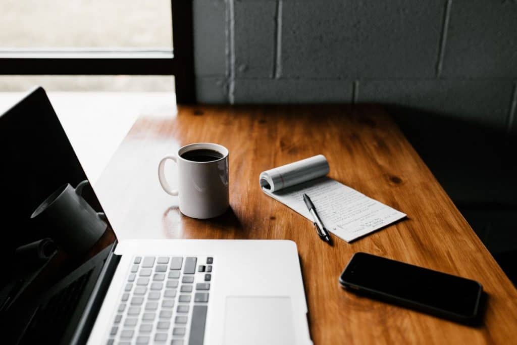 7 Best AI Essay Generators